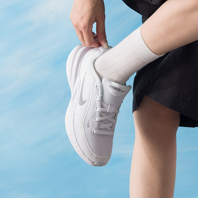 Nike IB2766-101, chaussures de - Women Shoes Running Nike avis et prix